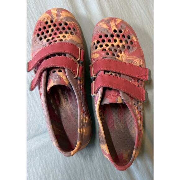 PLAE Other - Plae Mimo Kids Sz 3 Pink Flexible Rubber Sneaker Sandal Water Shoe Adj Straps